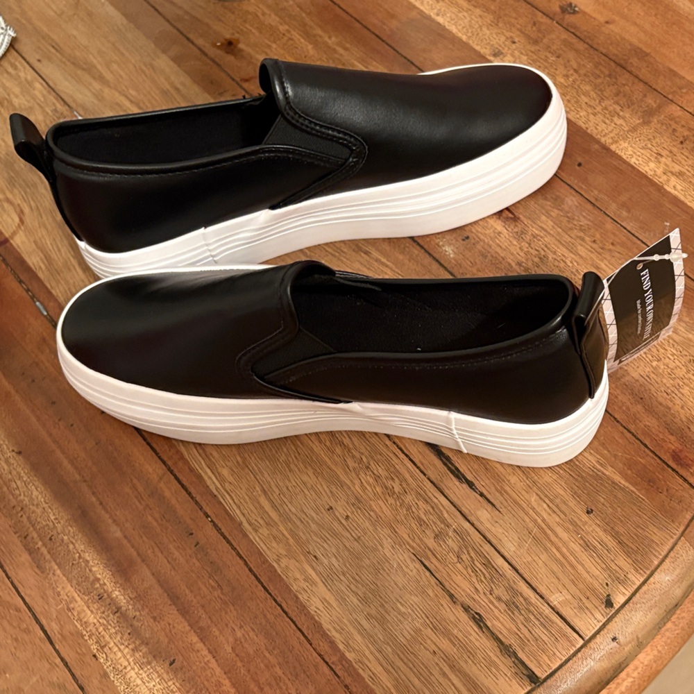 Jabasic Black Slip-On Loafers